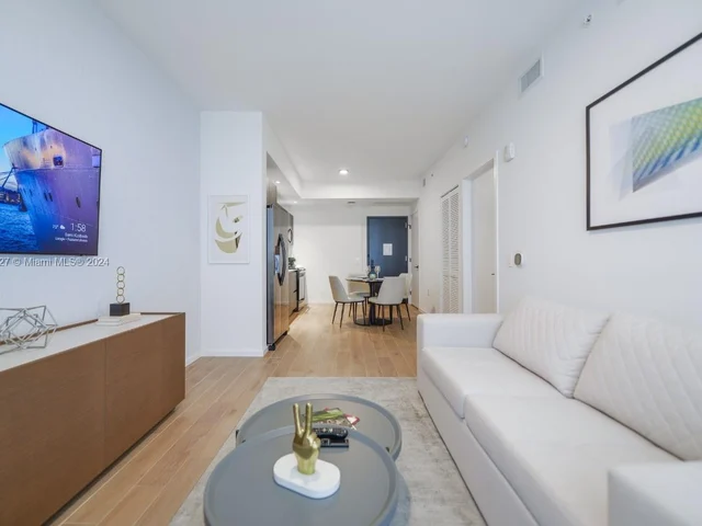 398 NE 5th St # 4210, Miami FL 33132