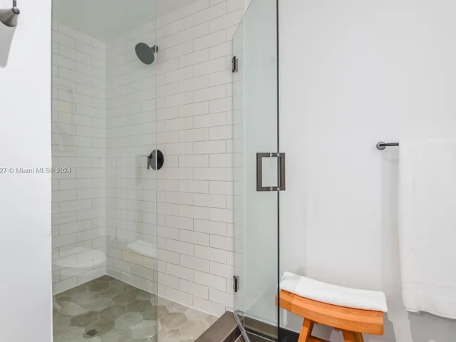 398 NE 5th St # 4210, Miami FL 33132