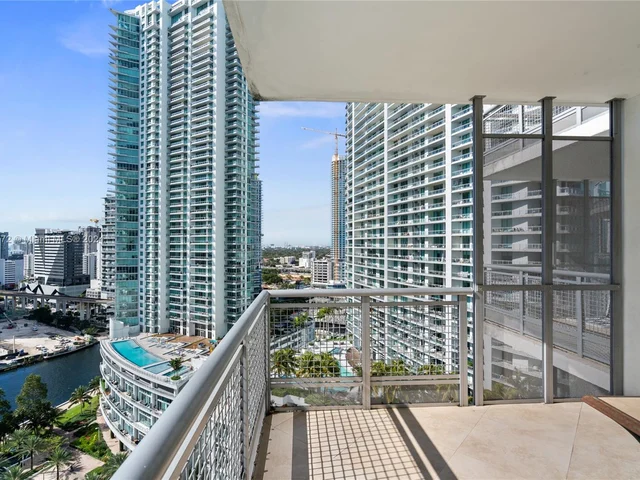 350 S Miami Ave # 2210, Miami FL 33130