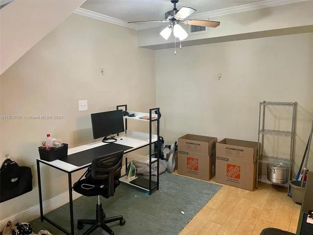 6880 SW 44th St # 208, Miami FL 33155