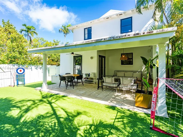 698 Fernwood Rd # B, Key Biscayne FL 33149