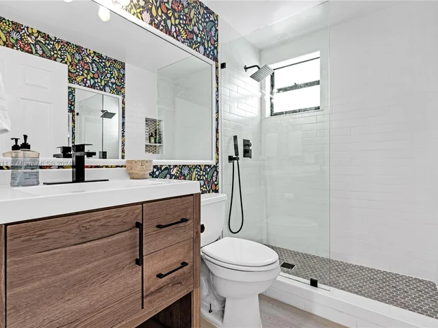 698 Fernwood Rd # B, Key Biscayne FL 33149