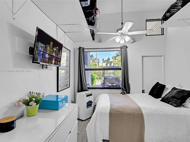 698 Fernwood Rd # B, Key Biscayne FL 33149