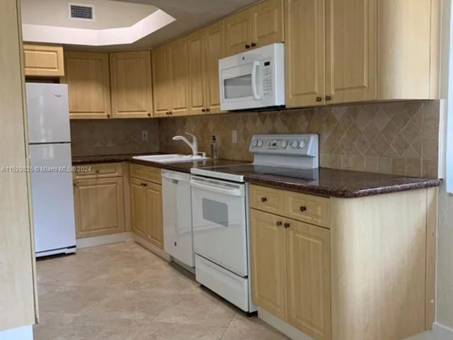 6470 SW 42nd Ter # 64709, Miami FL 33155