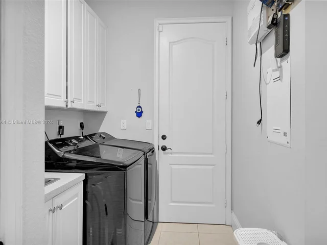 6951 Loch Ness Dr, Miami Lakes FL 33014