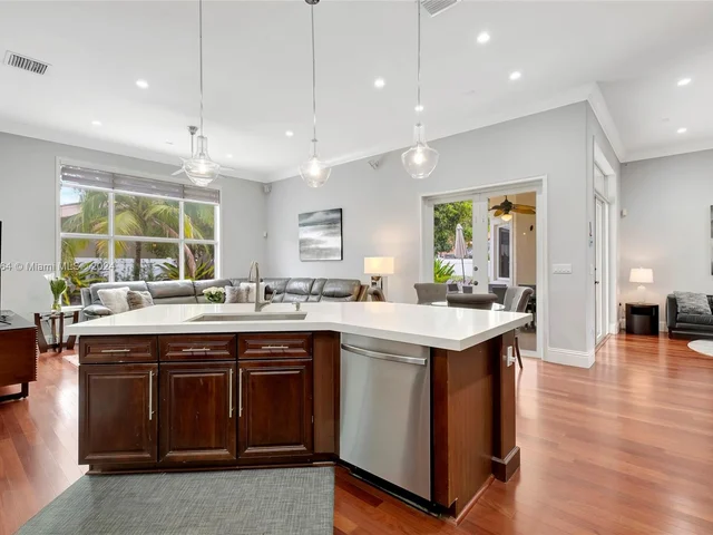 6951 Loch Ness Dr, Miami Lakes FL 33014