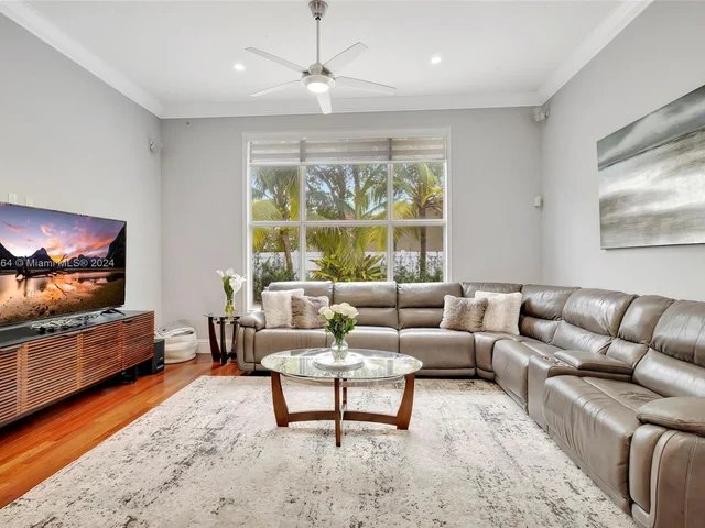 6951 Loch Ness Dr, Miami Lakes FL 33014