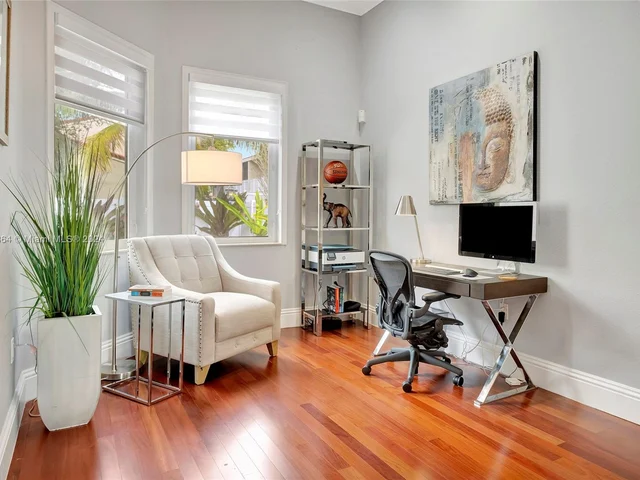 6951 Loch Ness Dr, Miami Lakes FL 33014