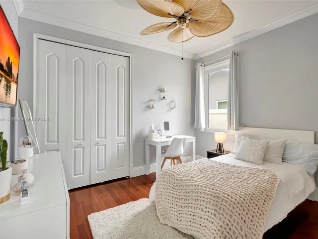 6951 Loch Ness Dr, Miami Lakes FL 33014