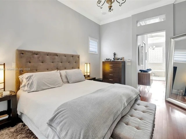 6951 Loch Ness Dr, Miami Lakes FL 33014