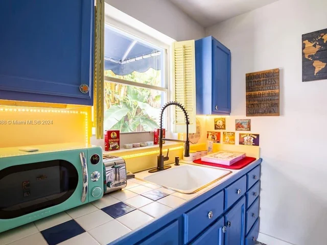 1701 Fletcher St, Hollywood FL 33020