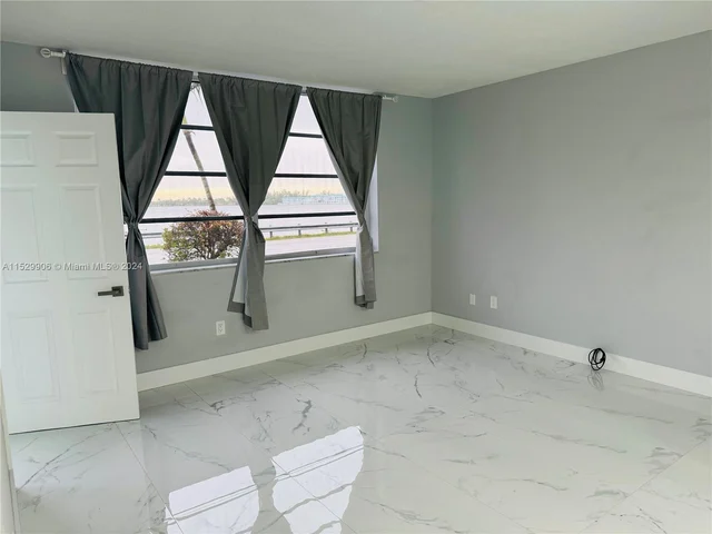 18601 NE 14th Ave # 111, Miami FL 33179