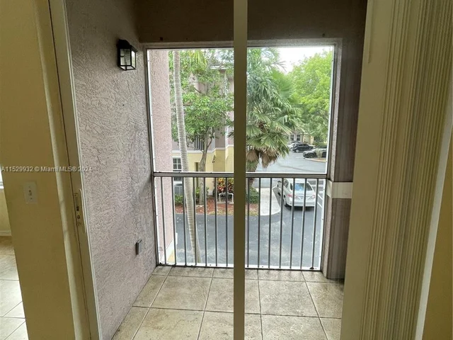 6304 W Sample Rd # 6304, Coral Springs FL 33067