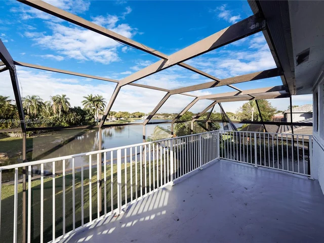 6411 NW 50th St, Coral Springs FL 33067