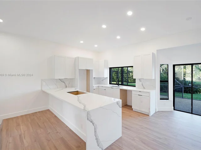 6411 NW 50th St, Coral Springs FL 33067