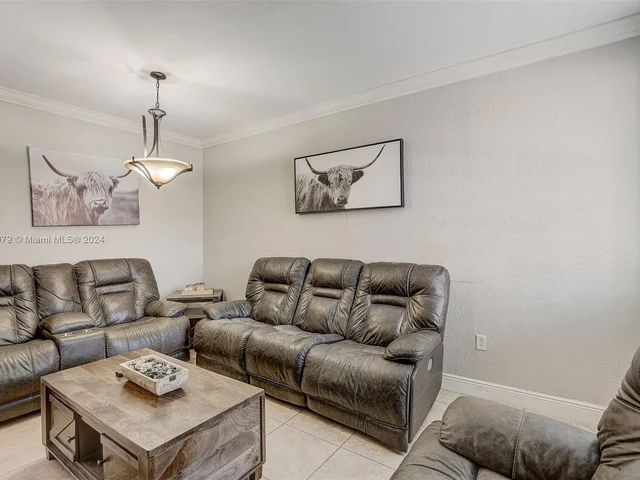 1014 NE 41st Pl, Homestead FL 33033