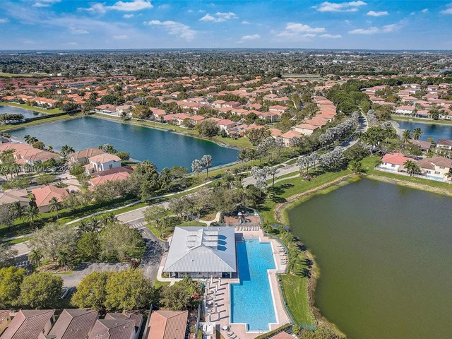 1014 NE 41st Pl, Homestead FL 33033