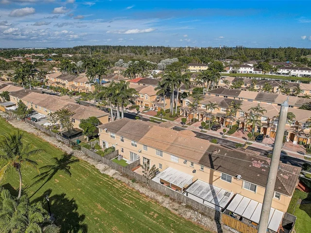 1014 NE 41st Pl, Homestead FL 33033