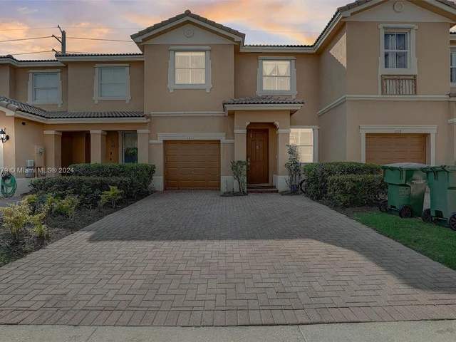 1014 NE 41st Pl, Homestead FL 33033