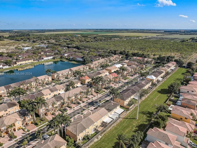 1014 NE 41st Pl, Homestead FL 33033