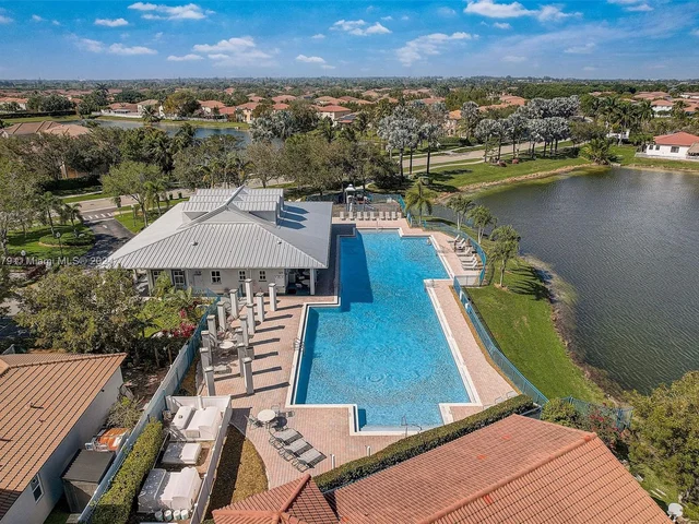 1014 NE 41st Pl, Homestead FL 33033