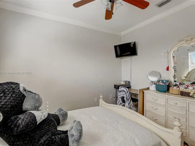 1014 NE 41st Pl, Homestead FL 33033