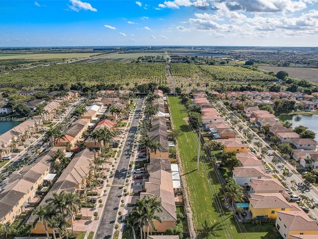 1014 NE 41st Pl, Homestead FL 33033