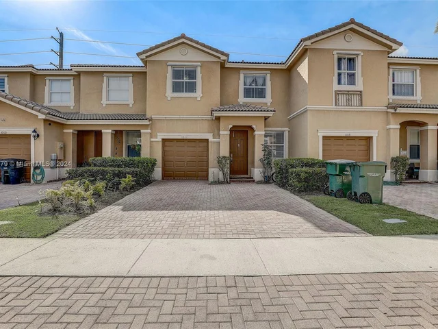 1014 NE 41st Pl, Homestead FL 33033