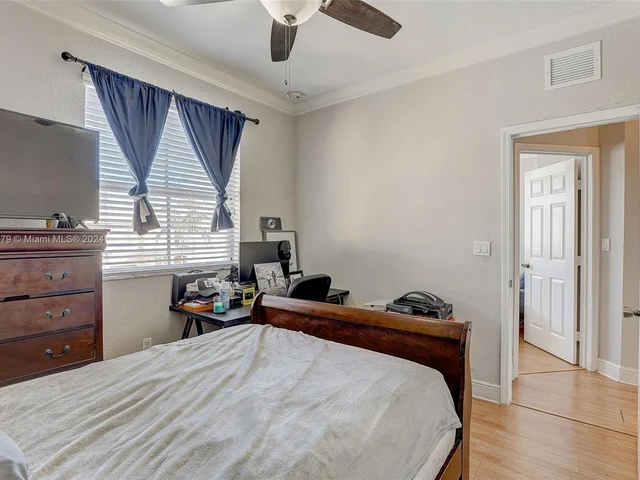 1014 NE 41st Pl, Homestead FL 33033