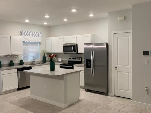 787 SW 11th St # 787, Florida City FL 33034