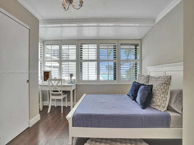 2333 Brickell Ave # 206, Miami FL 33129