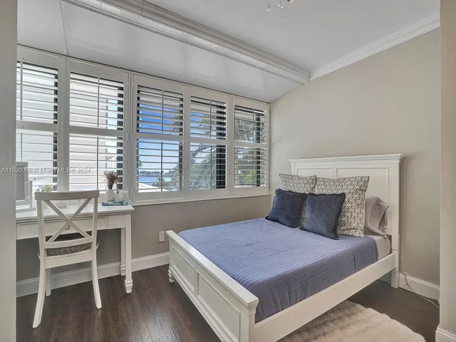 2333 Brickell Ave # 206, Miami FL 33129