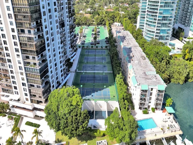 2333 Brickell Ave # 206, Miami FL 33129