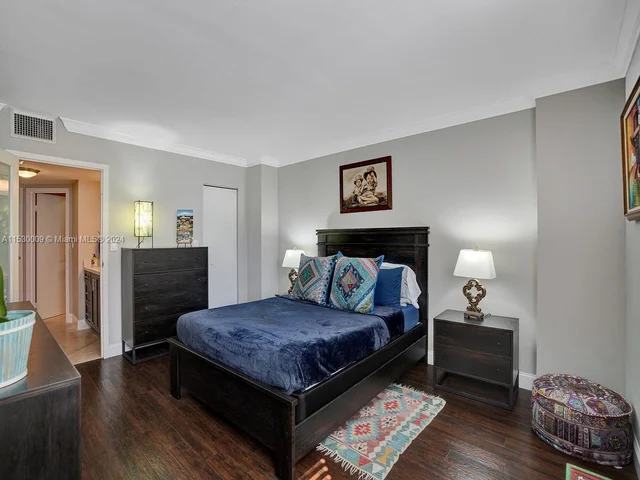 2333 Brickell Ave # 206, Miami FL 33129