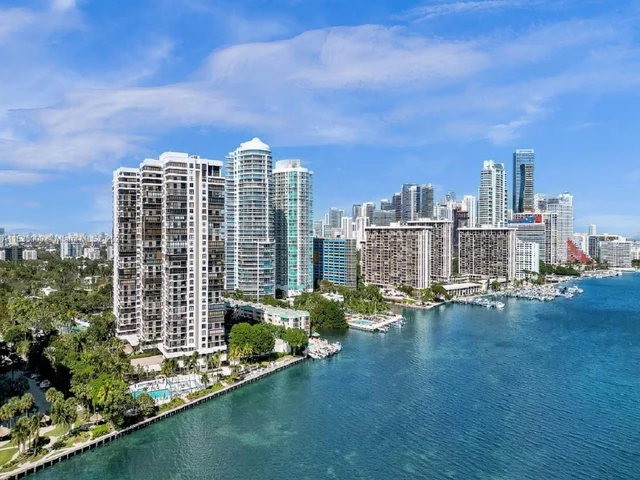 2333 Brickell Ave # 206, Miami FL 33129