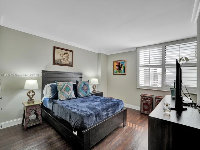 2333 Brickell Ave # 206, Miami FL 33129