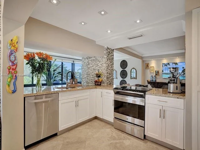 2333 Brickell Ave # 206, Miami FL 33129