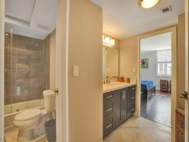 2333 Brickell Ave # 206, Miami FL 33129