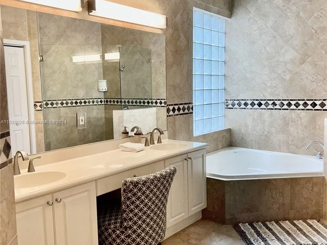 9624 Vineyard Ct, Boca Raton FL 33428