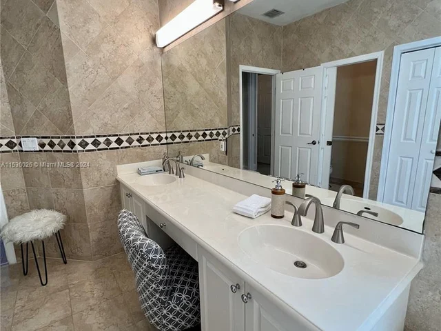 9624 Vineyard Ct, Boca Raton FL 33428