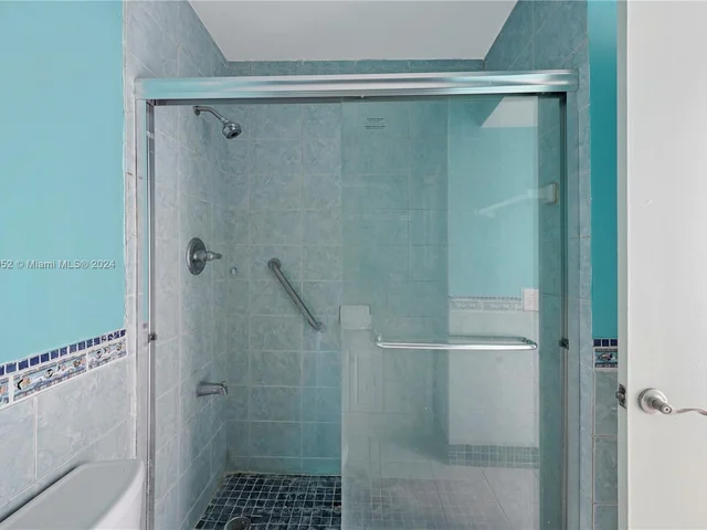 1083 W 38th St # 8, Hialeah FL 33012