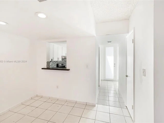 1083 W 38th St # 8, Hialeah FL 33012