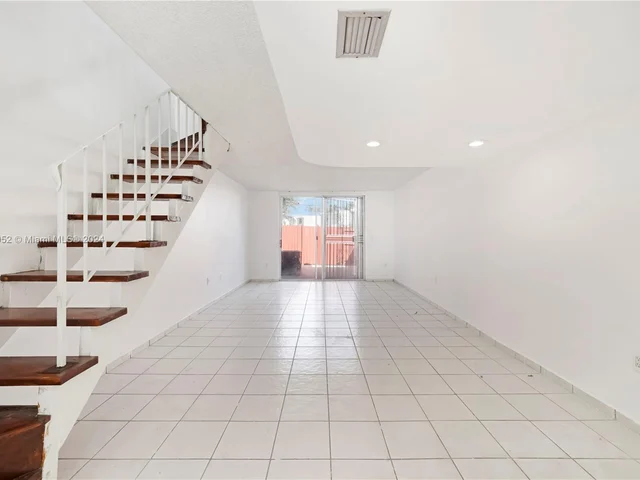 1083 W 38th St # 8, Hialeah FL 33012