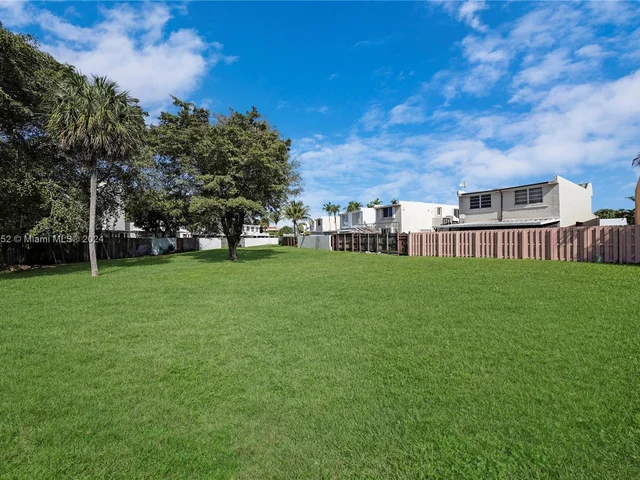 1083 W 38th St # 8, Hialeah FL 33012