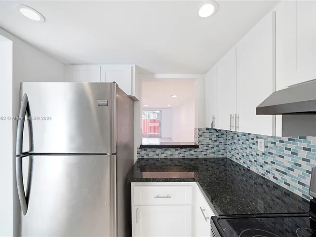 1083 W 38th St # 8, Hialeah FL 33012