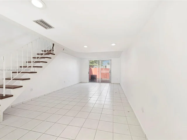 1083 W 38th St # 8, Hialeah FL 33012