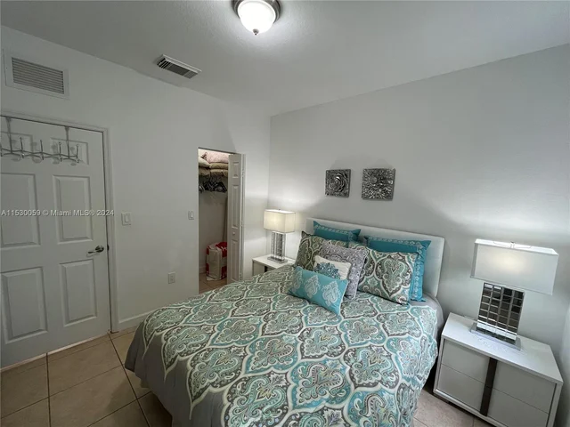 10748 NW 74th Ln, Doral FL 33178