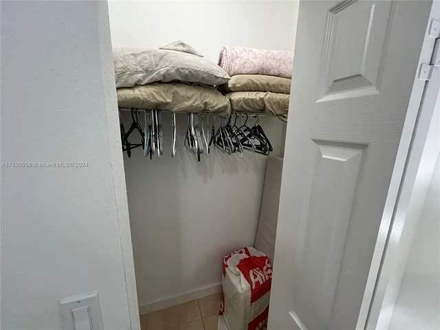 10748 NW 74th Ln, Doral FL 33178