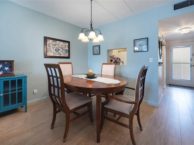 2841 Somerset Dr # 300, Lauderdale Lakes FL 33311