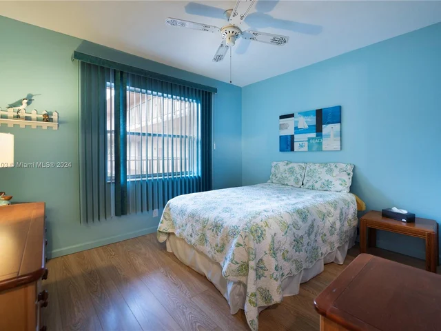 2841 Somerset Dr # 300, Lauderdale Lakes FL 33311